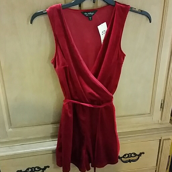 Miss Selfridge Red velvet romper - Picture 7 of 8
